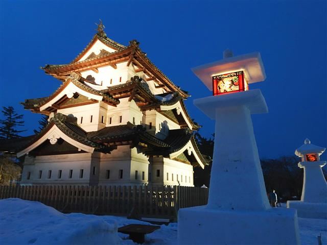 青森県のおすすめイルミネーション 雪まつりのライトアップ 21 るるぶ More