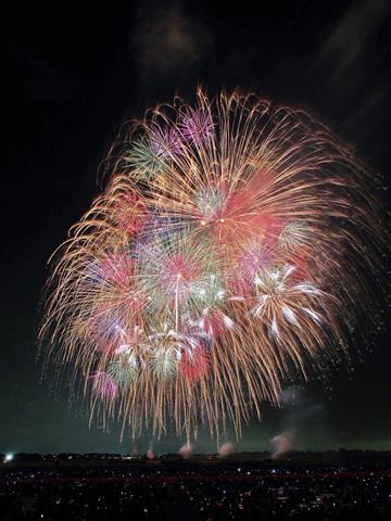 日本一大きい花火は 4尺玉 3尺玉が上がる花火大会10選 21年