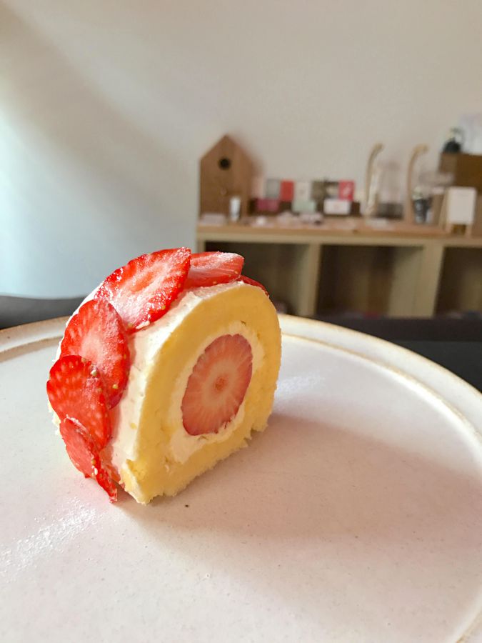 ドルチェセット1100円(税別)フルサイズのお菓子&セットドリンク