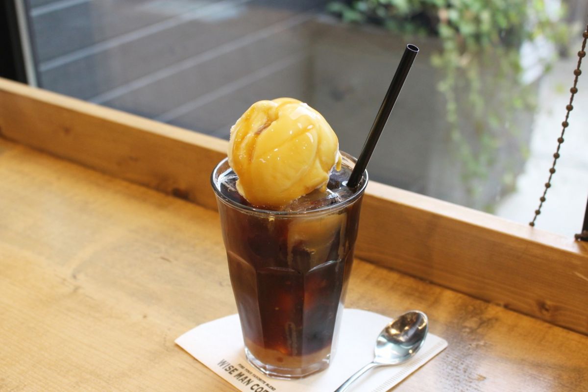 「キャラメルコーヒーフロート」(480円)
