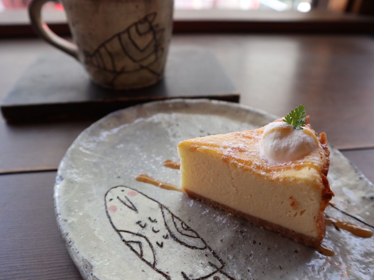 神戸 ケシパールでチーズケーキとコーヒーのマリアージュを堪能 るるぶ More