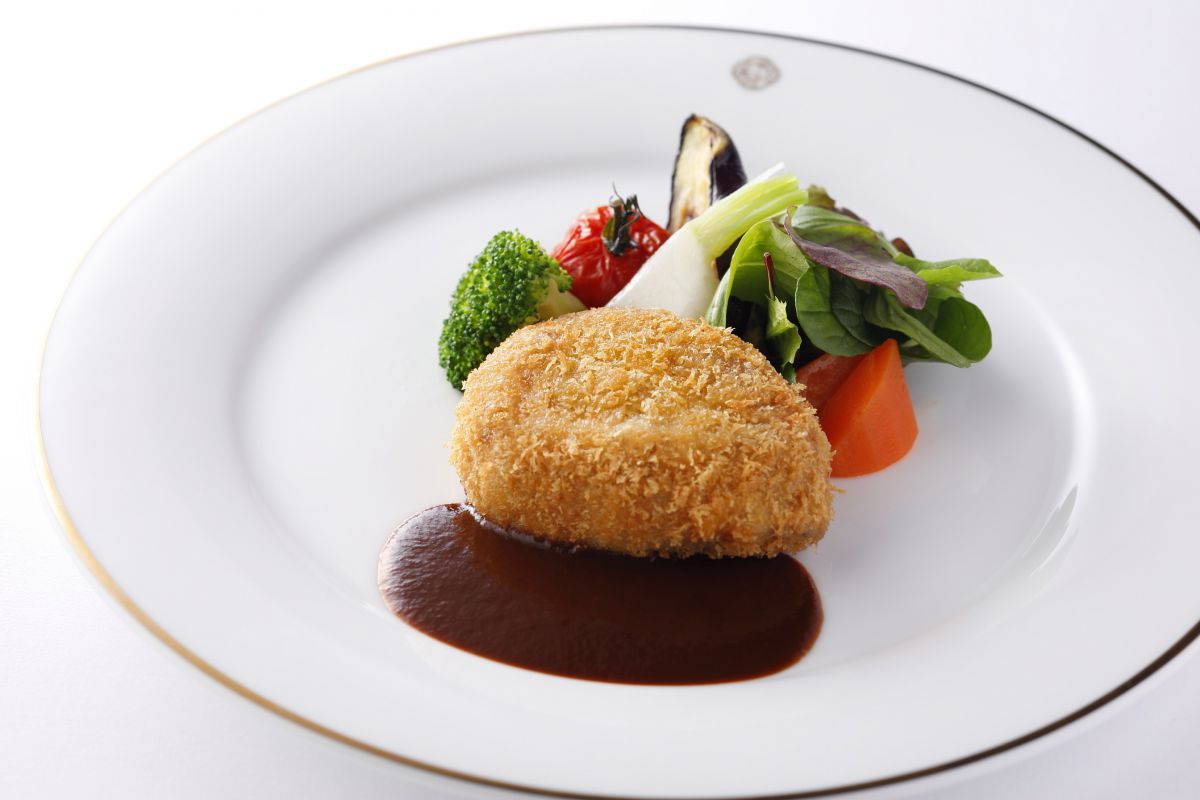 和牛フィレ肉のカツレツ デミグラスソース5400円