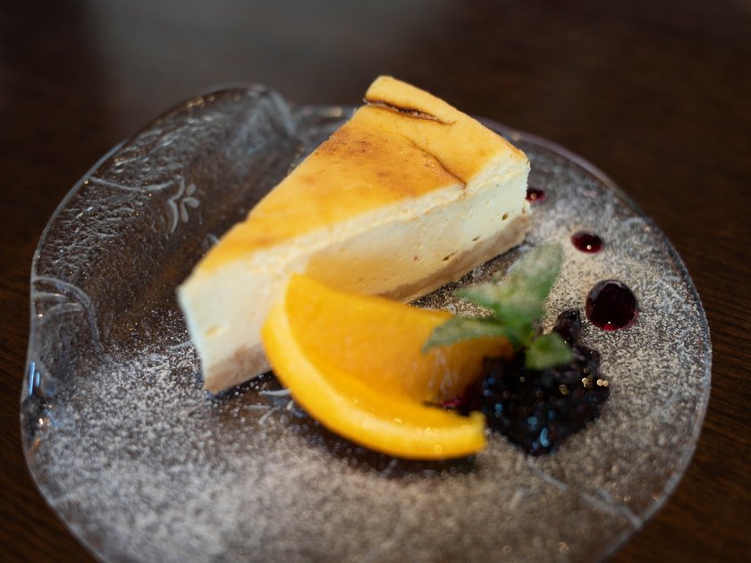 自家製濃厚ベークドチーズケーキ 480円(税別)