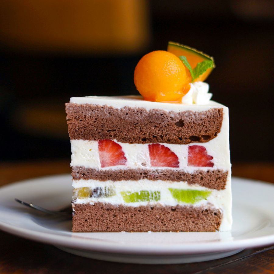本日のスイーツ、フルーツショートケーキ 価格は内容によって変動
