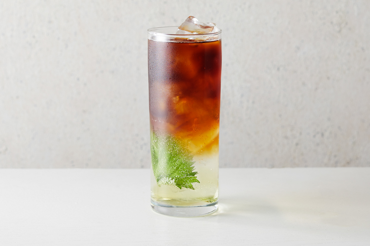 神戸カフェ、安達昂平バリスタ考案「コモレビ」 550円(税抜)/ブルーボトルコーヒー