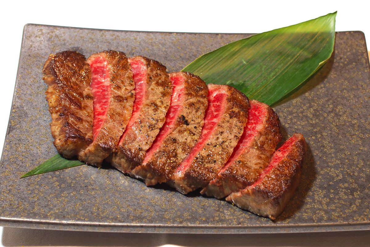 「うにと味わう壱岐牛ステーキ」/うに屋のあまごころ