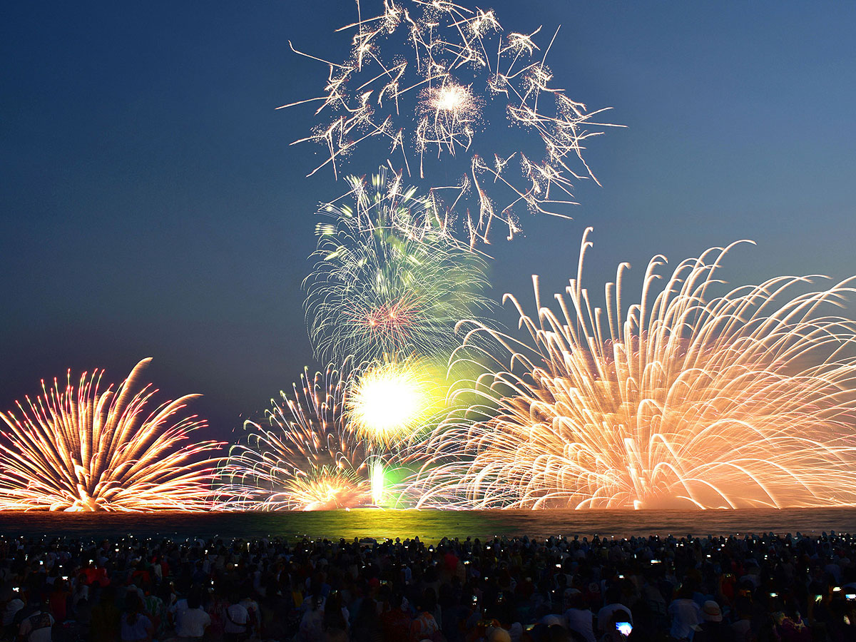 市 花火 今日 横浜 今日の横浜の花火大会2021・納涼夏祭り・日程・打ち上げ数・イベント・パーティー
