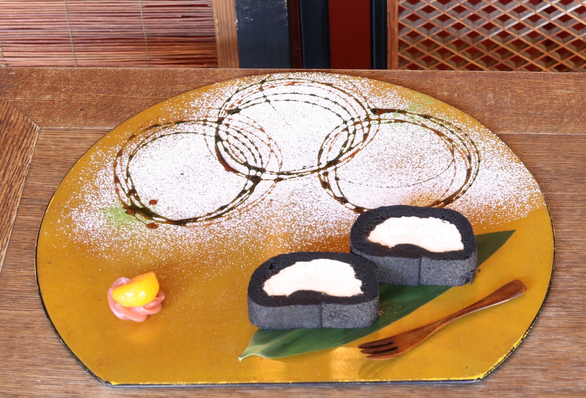 京黒ロール くろまる648円