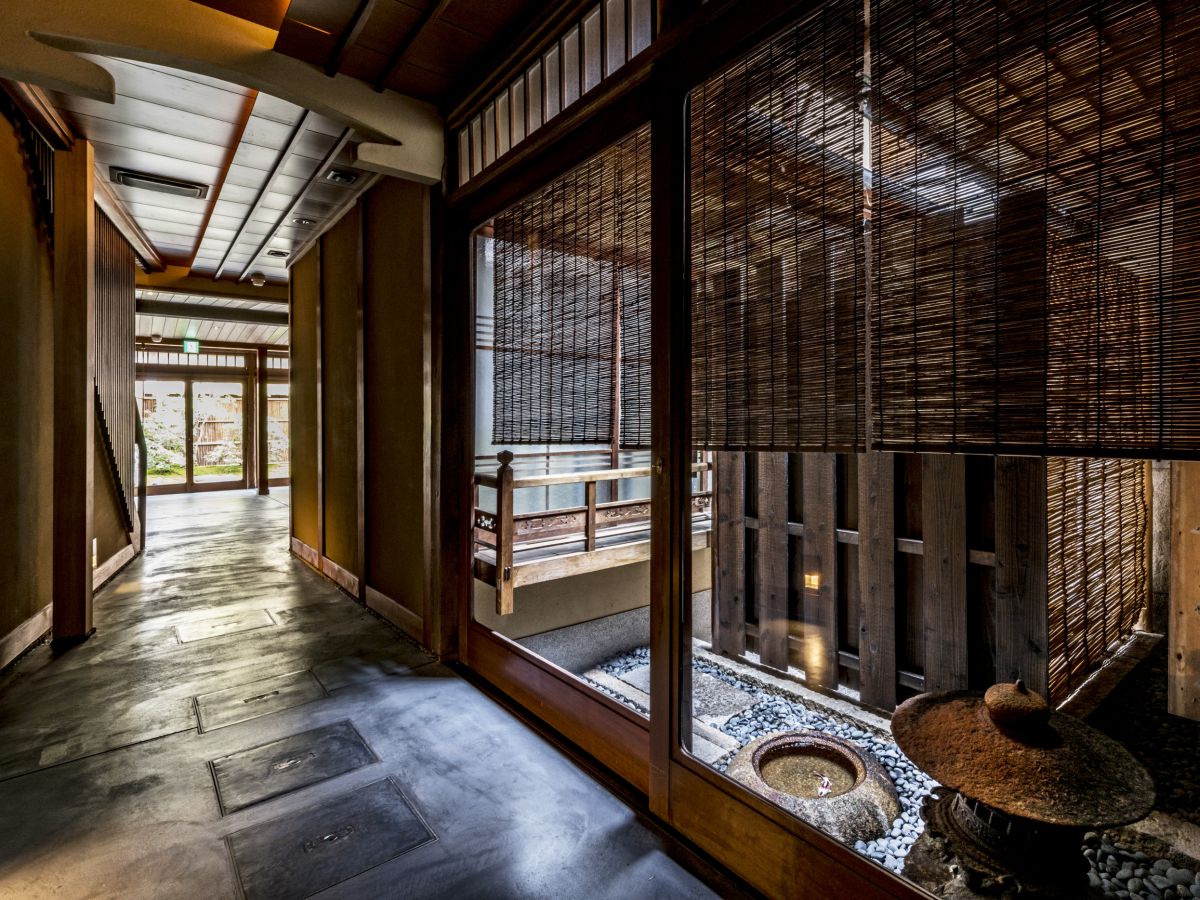 京都のスターバックスは座敷 築100年超の日本家屋でコーヒータイム るるぶ More