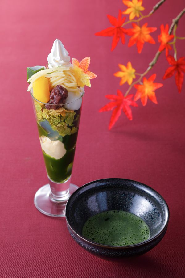 紅葉パフェ 1280円(紅葉茶会~紅葉コースター付~ 1680円)