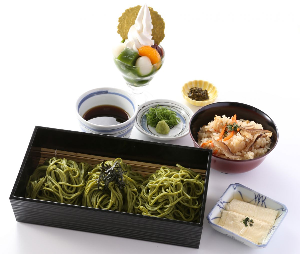 抹茶そば(ざる)ゆば付 かやくご飯・ミニパフェセット 1480円