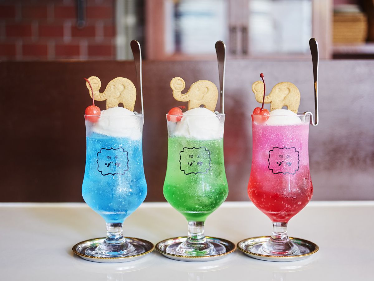 クリームソーダ 各580円(クッキー付は各660円)