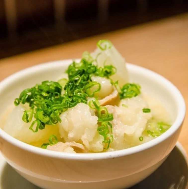 名物塩もつ煮込み 594円