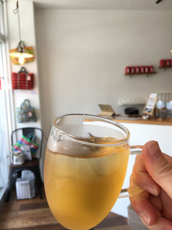 香りにうっとり「台湾ジャスミン茶」。茶葉付きの単品(600円)の場合4杯はお代わりできる