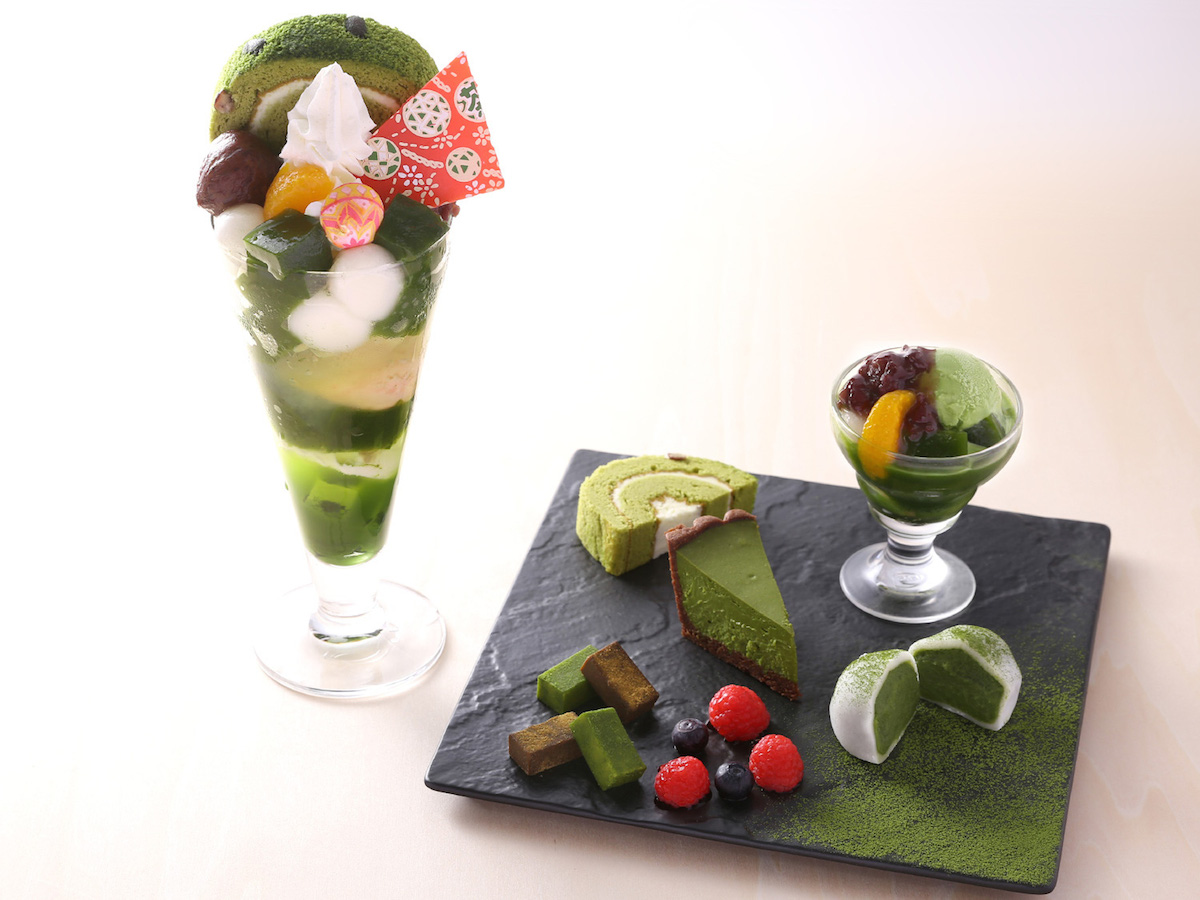 左:祇園パフェ 1480円 右:スイーツプレート1680円