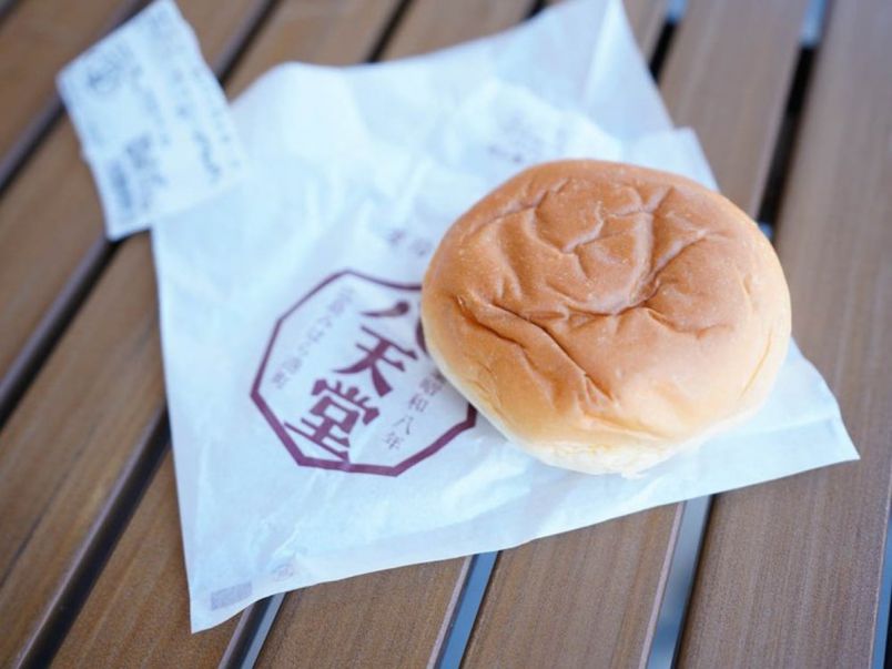 500円でおみやげ付き！ふんわり優しい「八天堂」のくりーむパンが