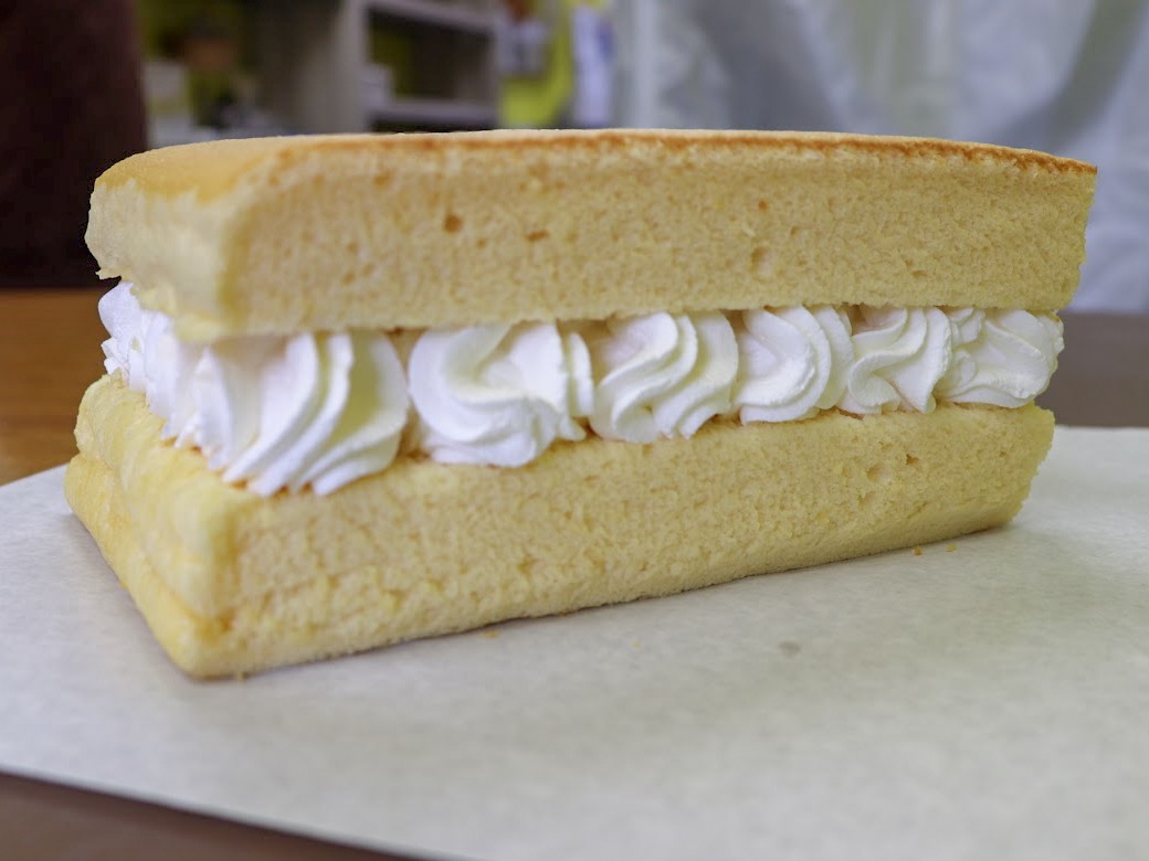 新カステラ 生クリーム入り(980円)