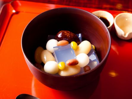 京都・円山公園の隠れ家的甘味処で、ふっくら上品な福蜜豆と日本茶で贅沢な時間