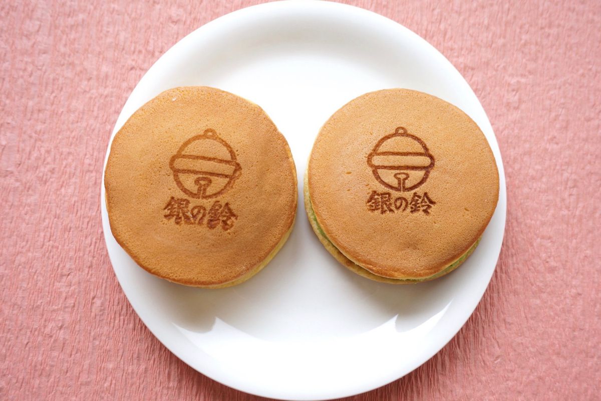「銀の鈴サンドパンケーキ」1個297円(税込)