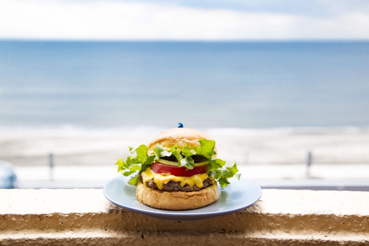 プレミアムチェダーチーズバーガー 単品1058円