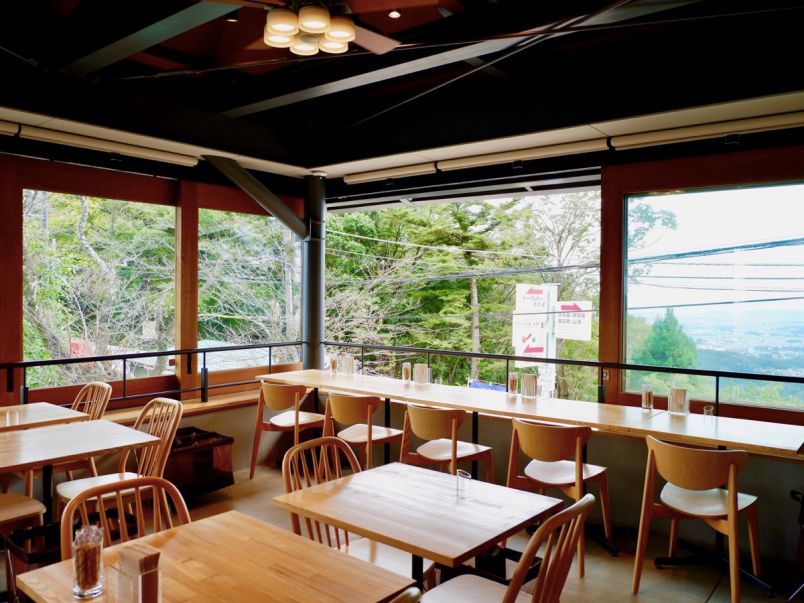 紅葉がまもなく見頃！次の休日に絶対行きたい高尾山の絶景カフェ