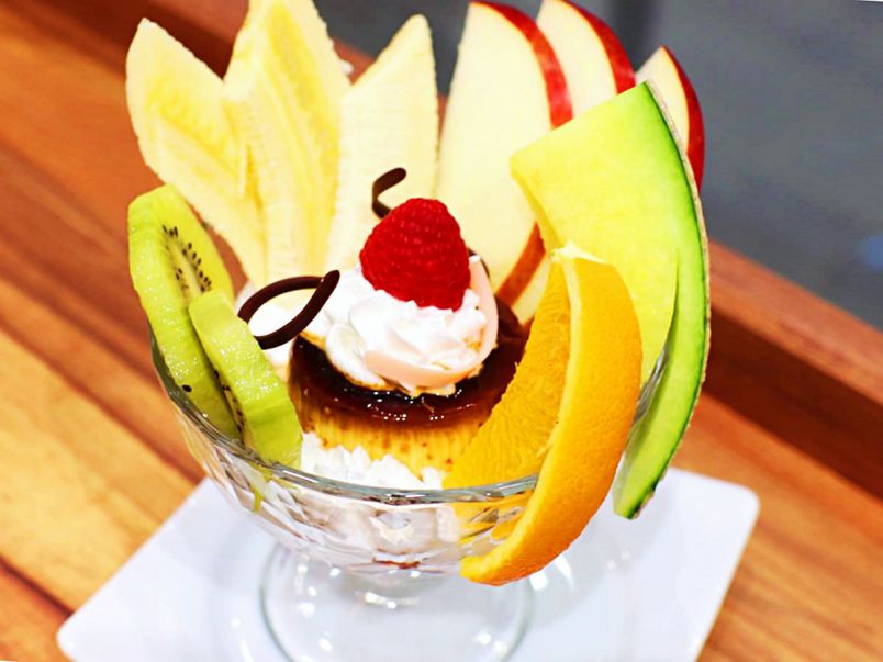 プリンアラモード 渋谷スクランブルスクエア」で発見！ジューシーフルーツたっぷりの豪華