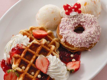 1月10日から東京ディズニーランドで開催「ベリー・ベリー・ミニー！」のグッズ＆メニューを先行公開！