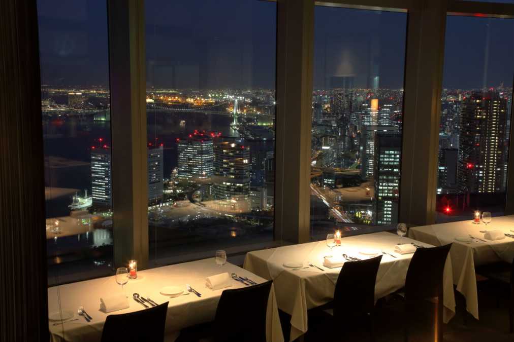クリスマスはここで決まり 感動の夜景が楽しめる都内のレストラン5選 るるぶ More
