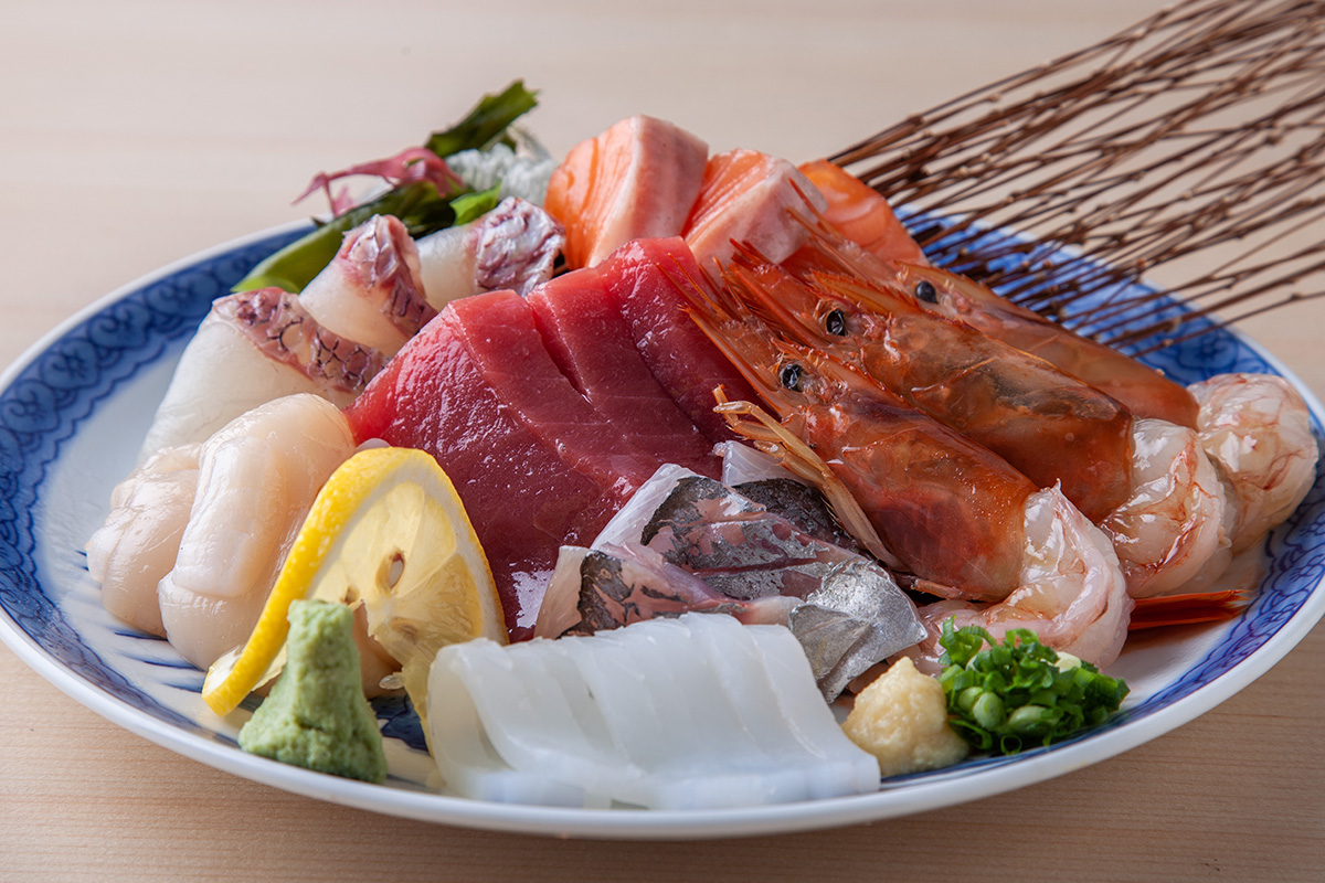 「あおいおまかせ魚盛り(1人前)」580円 ※写真は3人前