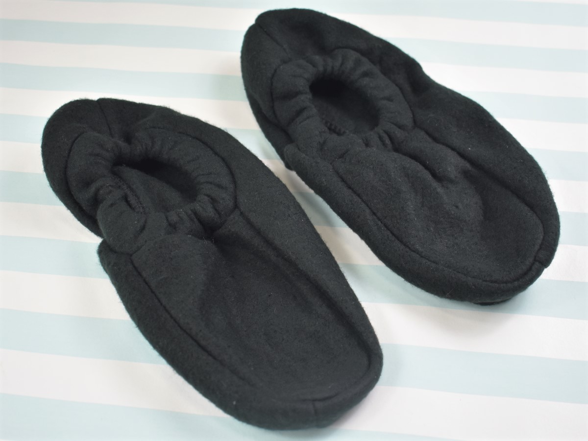 冷え性の女性にピッタリ ダイソーの ルームシューズ フリース すべり止め付 るるぶ More