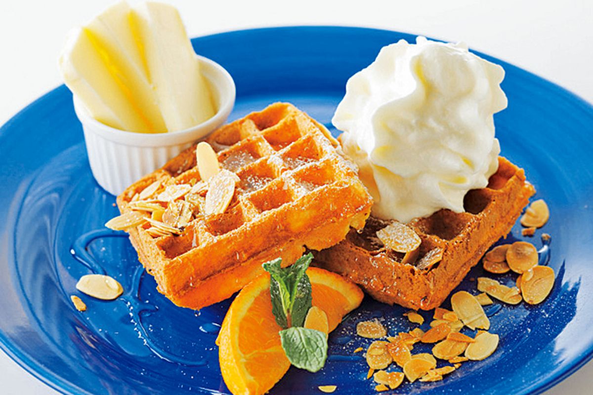 はちみ つバターシュガーワッフルwithエス プーマ生ホイップ1490円