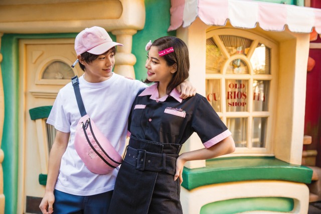 東京ディズニーリゾートの最新グッズは ピンク かわいいコーデをチェックしよう るるぶ More