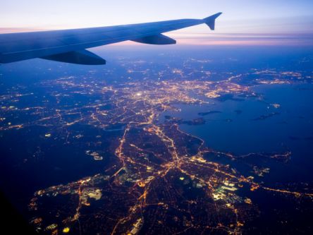 これでもう疲れない!?覚えておきたい狭い機内でリラックスする方法3つ