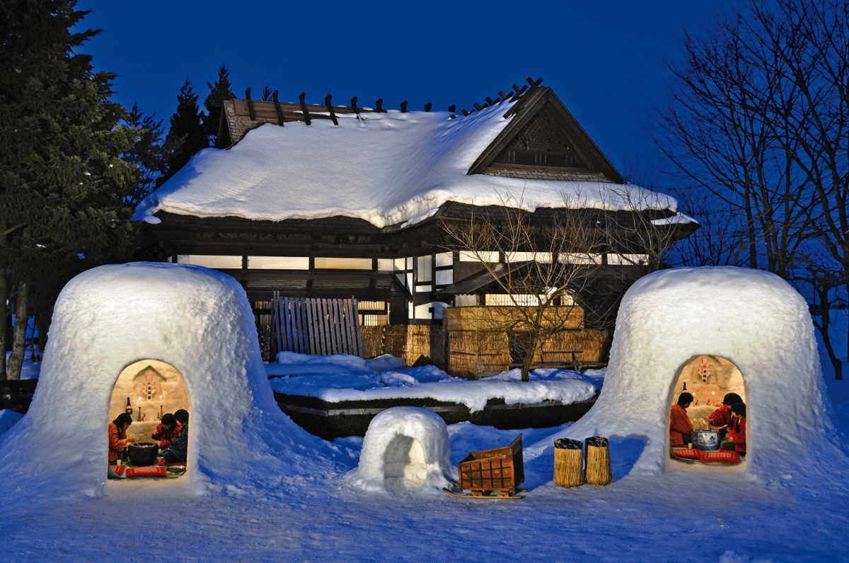 年2月14 16日開催 一度は見たい大小のかまくらが並ぶ秋田県 横手の雪まつり るるぶ More