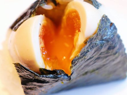 半熟卵がとろ～り！500円以下で買える渋谷の絶品“おにぎり”専門店