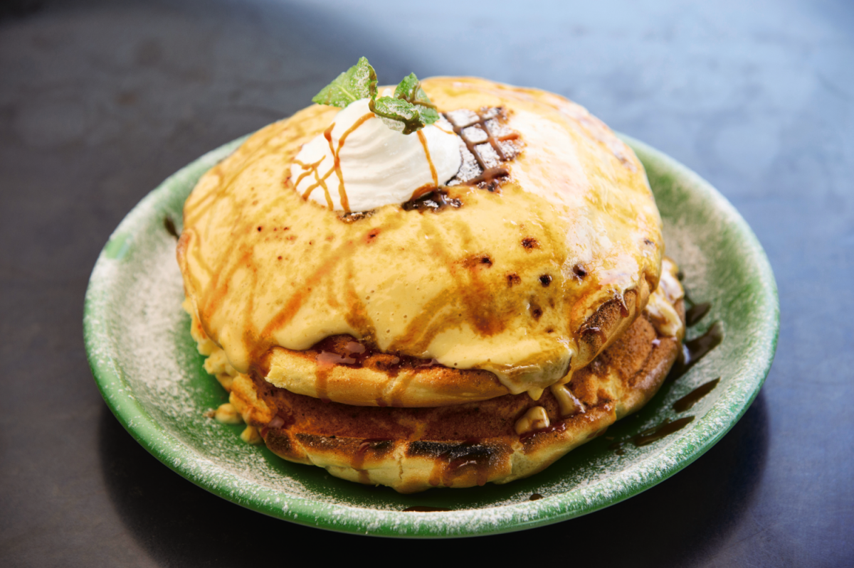 自慢のふんわりリコッタとバターミルクパンケーキ(ダブルサイズ)1430円