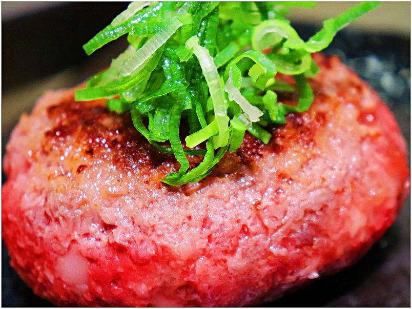 じゅわっとあふれる旨味が絶品！「渋谷PARCO」で行列絶えない“生ハンバーグ”
