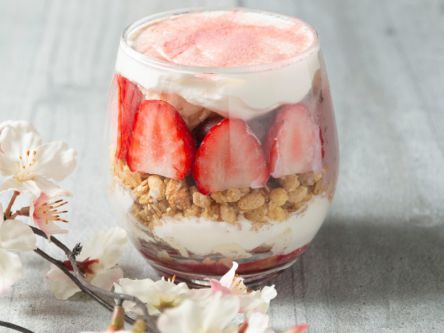 京都のパフェに桜咲く！イチゴの酸味と桜餅の風味の”さくらパフェ”春季限定販売