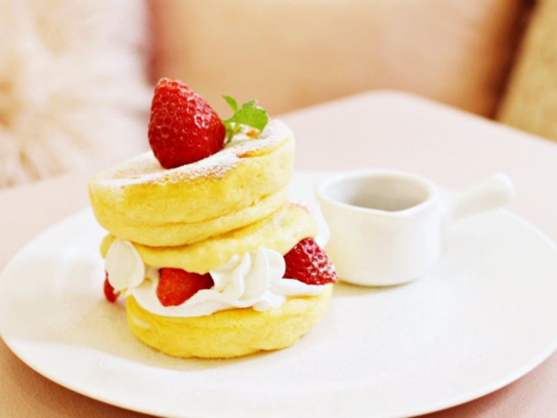 ふわふわもちもちボリューム満点！超キュートな限定“極厚パンケーキ