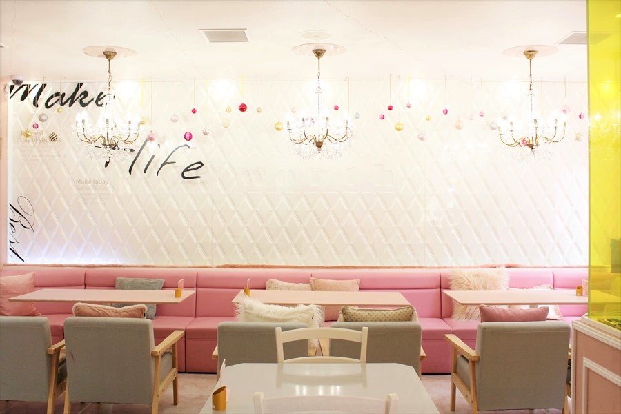 ふわふわもちもちボリューム満点 超キュートな限定 極厚パンケーキバーガー るるぶ More