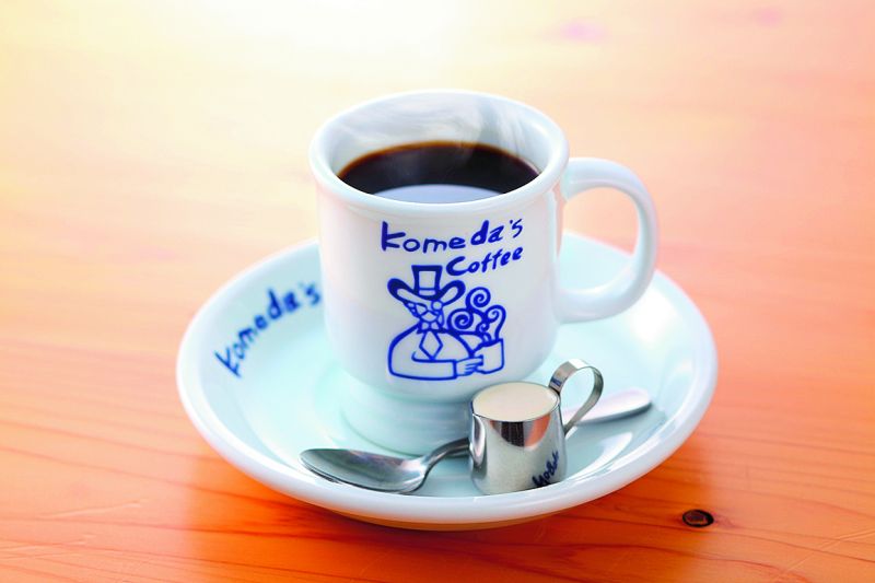 ブレンドコーヒー420円。濃厚なフレッシュを入れ、まろやかにして飲むのがおすすめ