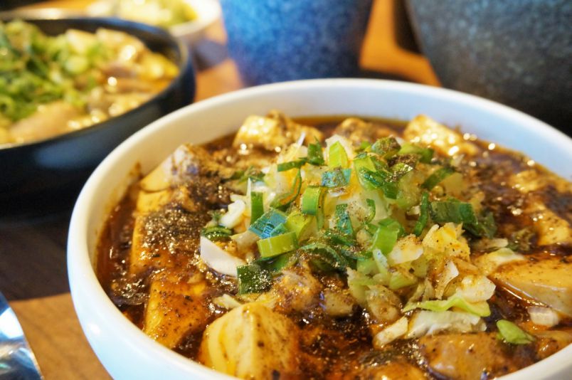 完食できないほどの激辛裏メニューも!?“TVでも話題”麻婆豆腐専門店が