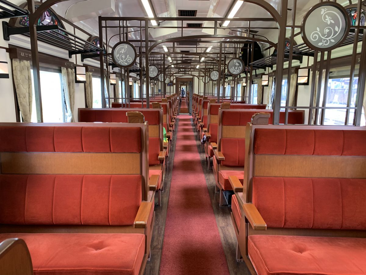 自由だからこそ、こんな素敵な車内でゆっくり過ごすこともできちゃう!