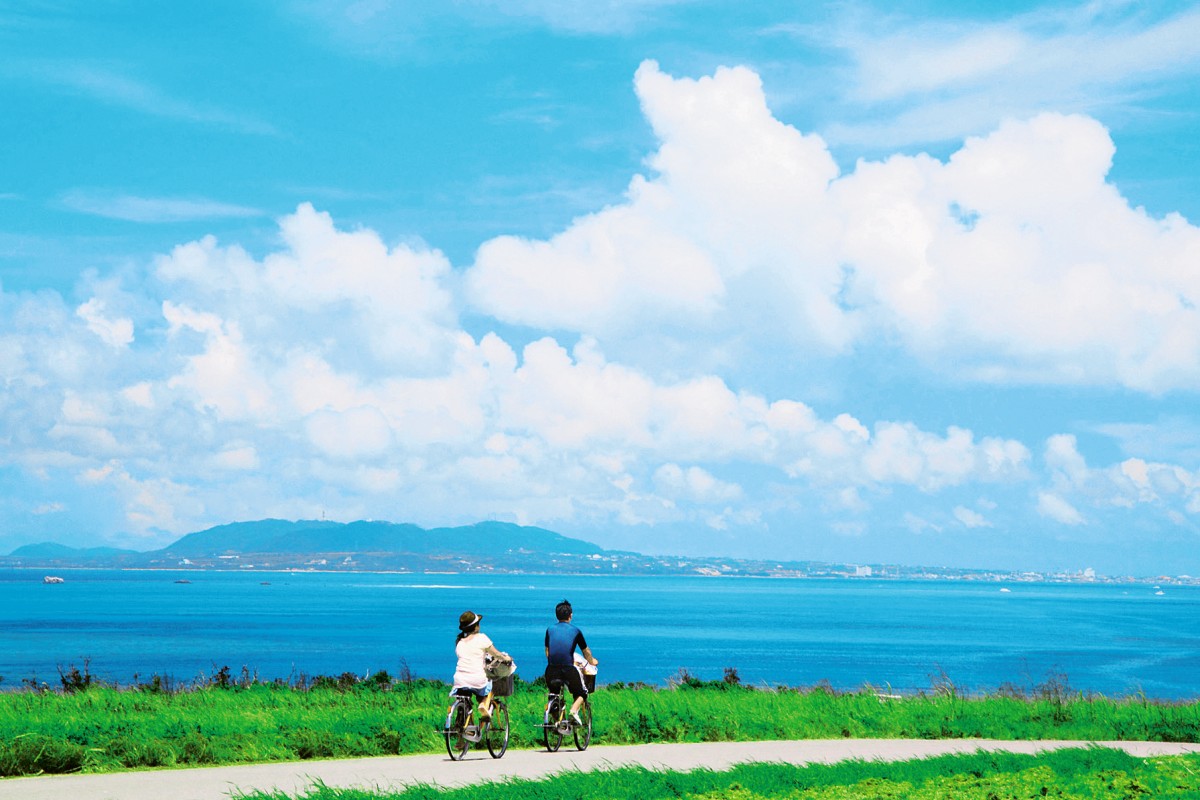 海と緑のナチュラルリゾート 沖縄 小浜島の美しい景色を堪能する半日プラン るるぶ More