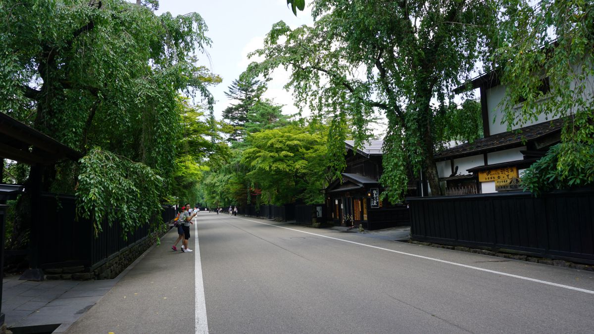 角館の武家屋敷群。古き良き街並みが続きます!