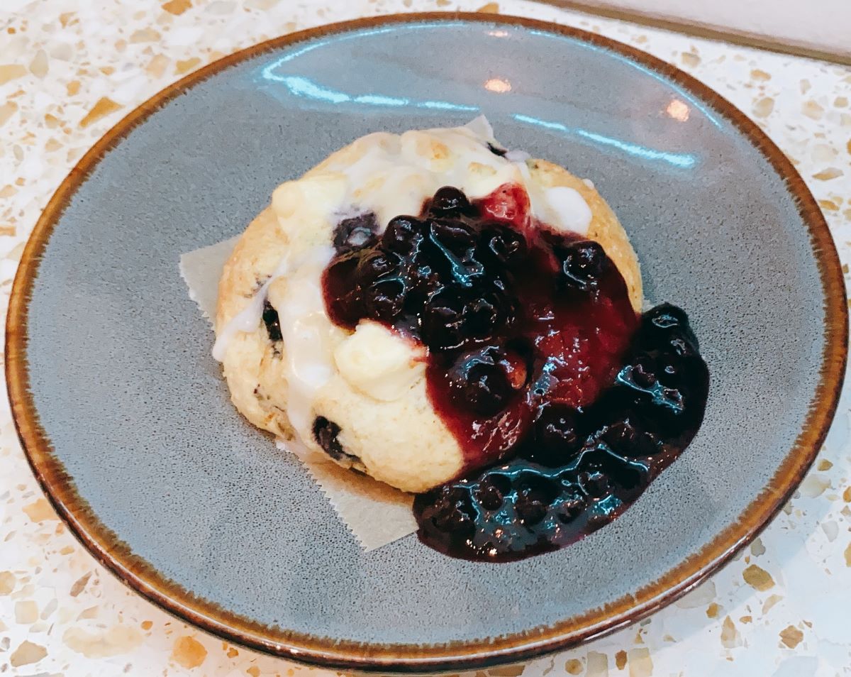 ブルーベリーとクリームチーズのパフィン407円(税込)