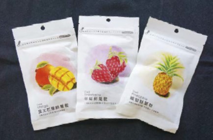 スーパーで買ったおやつも、エコバッグへIN!