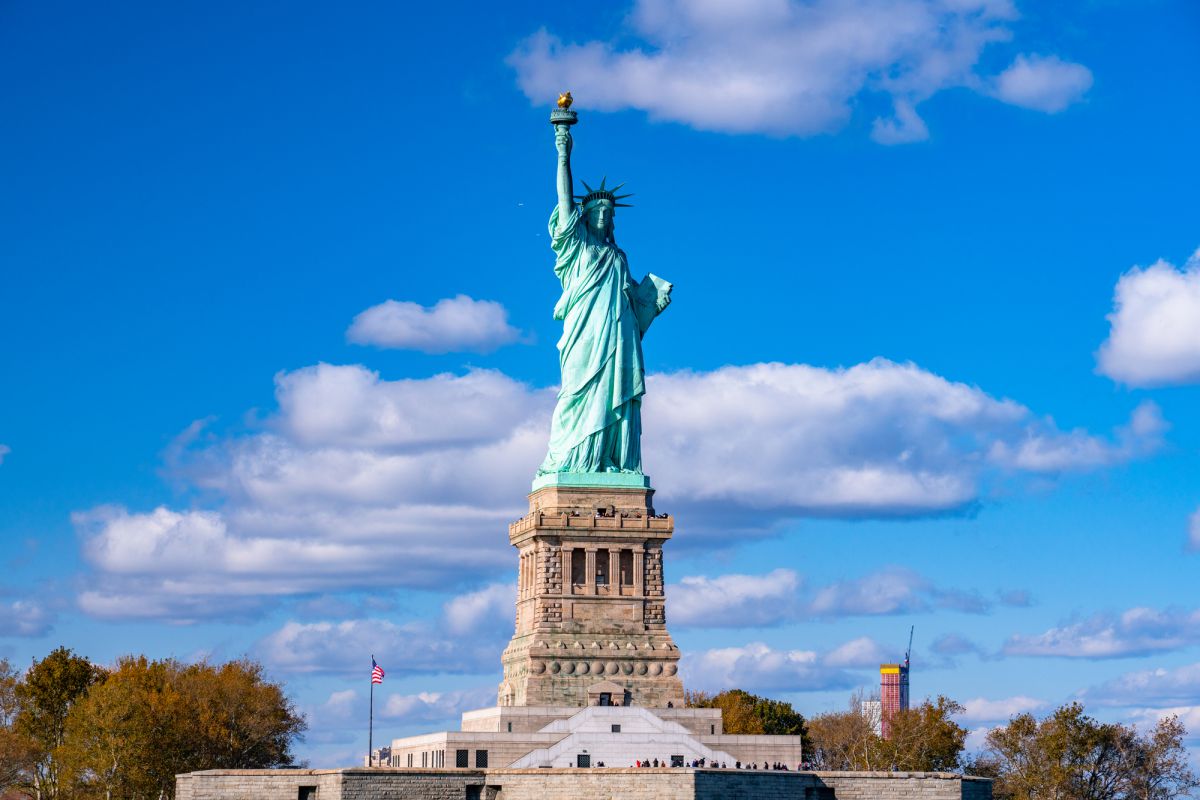 ニューヨークのシンボル 自由の女神 の４つの楽しみ方 るるぶ More