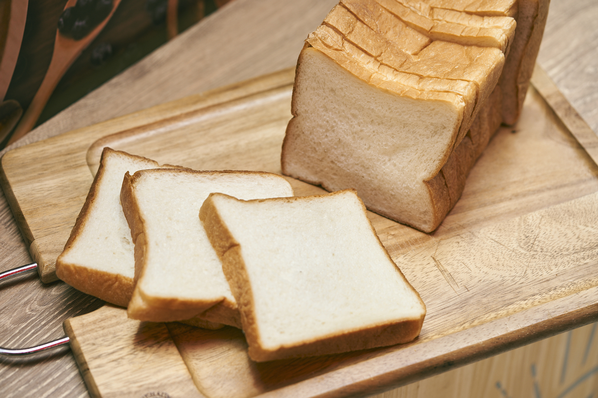 パン以上 ケーキ未満 もちもち食感がクセになる町田の 生食パン るるぶ More