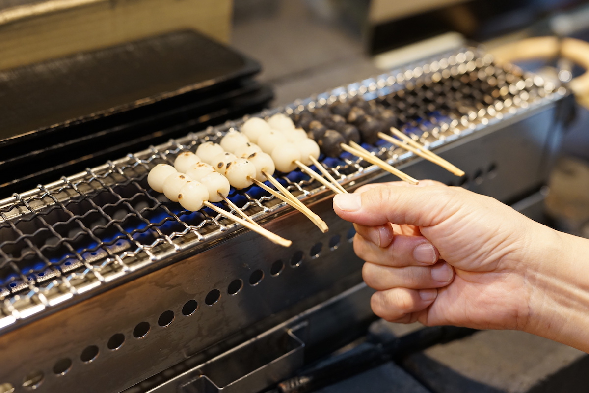 小さくてかわいいお豆サイズのお団子 京都の甘味処でみつけた直径12ミリの幸せ るるぶ More